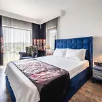 Art&Interiors