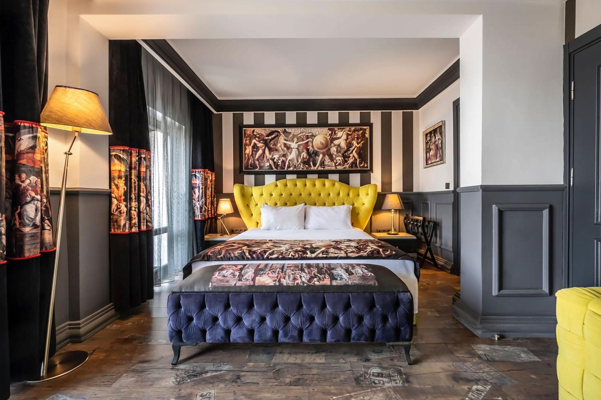 Otel Art & Interiors 2*