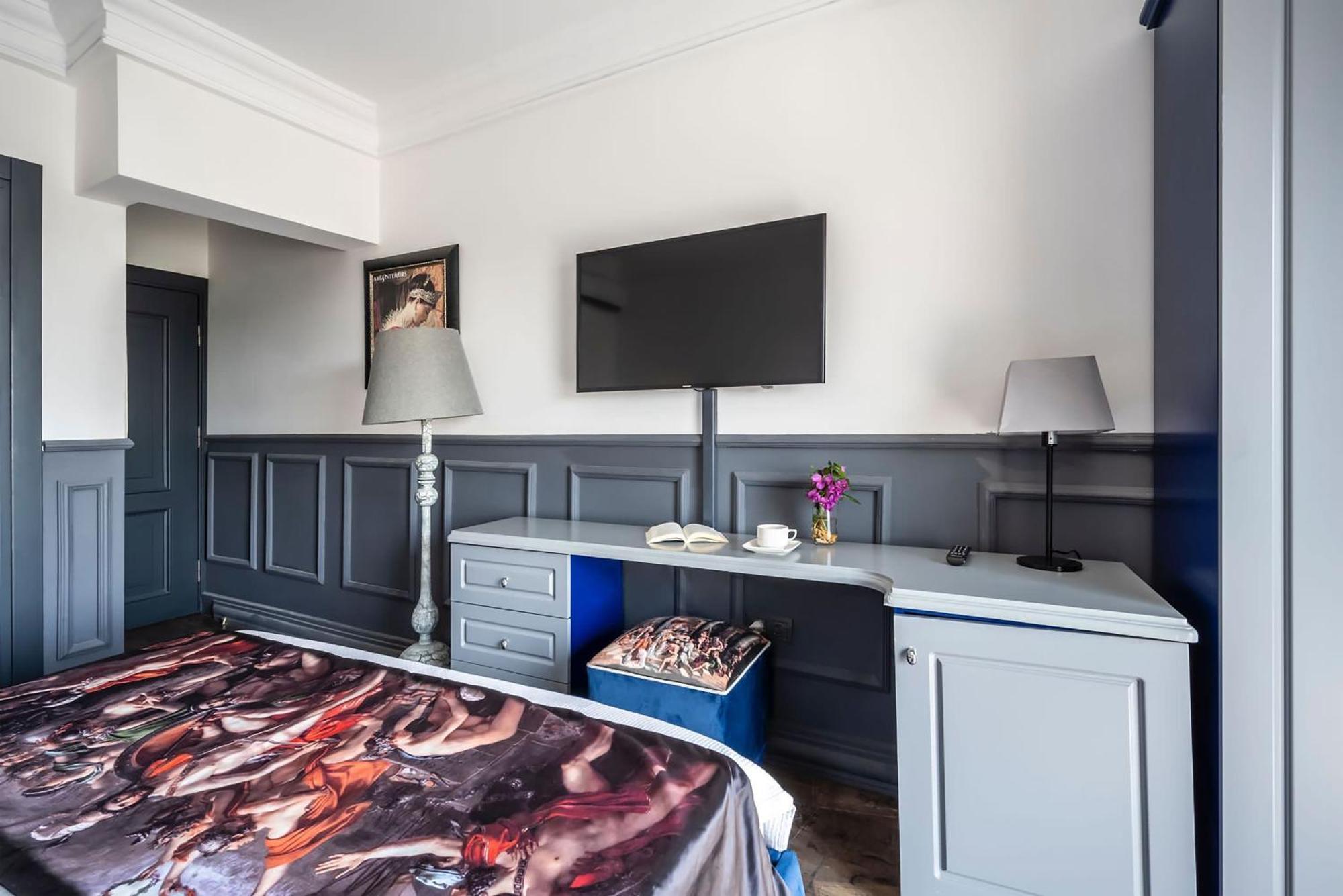 Art & Interiors Otel 2*