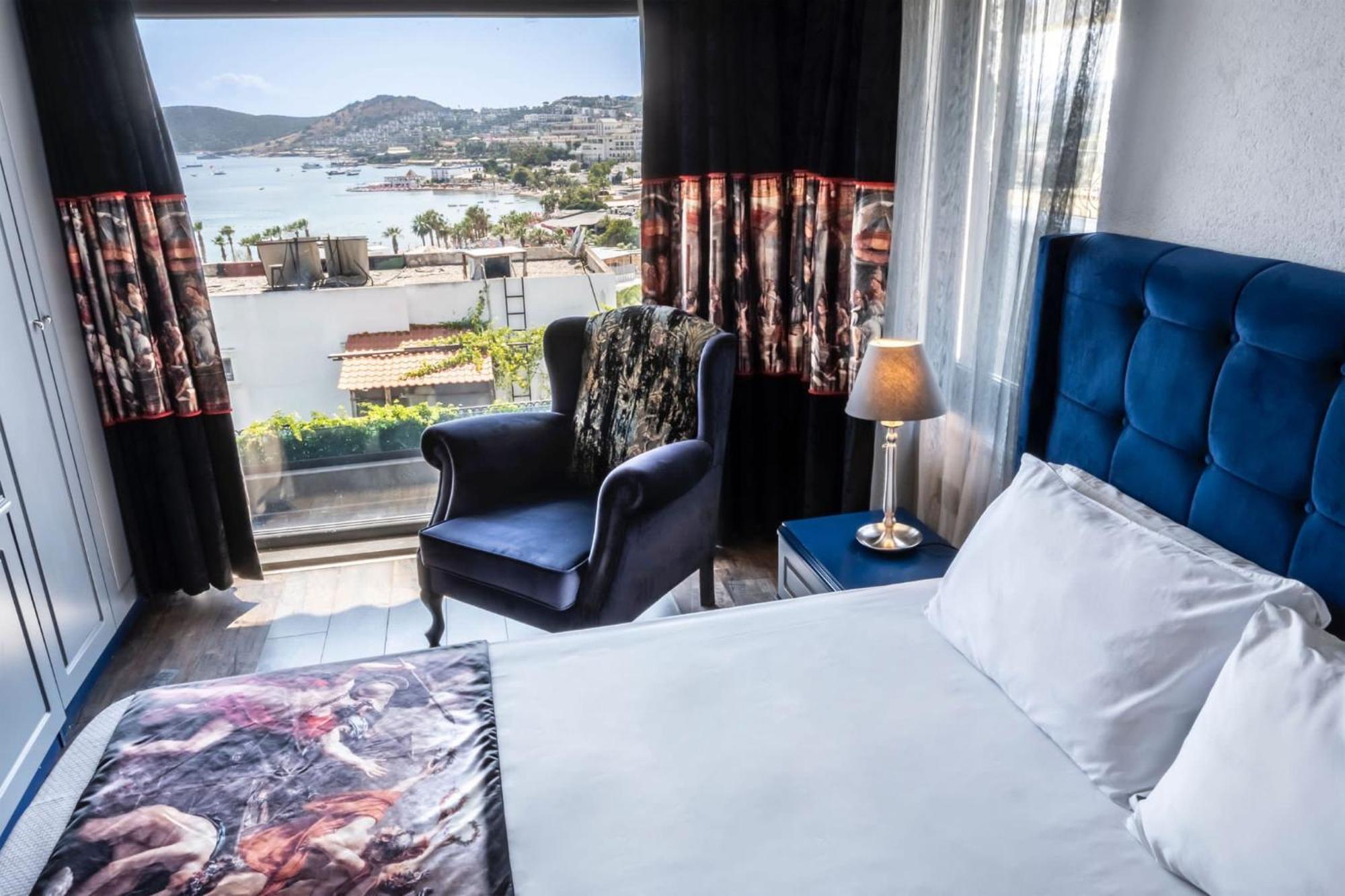 Otel Art & Interiors 2*